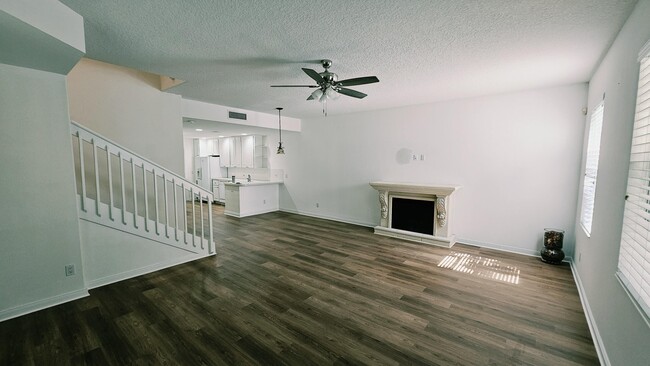 Photo - 2868 W Community Dr