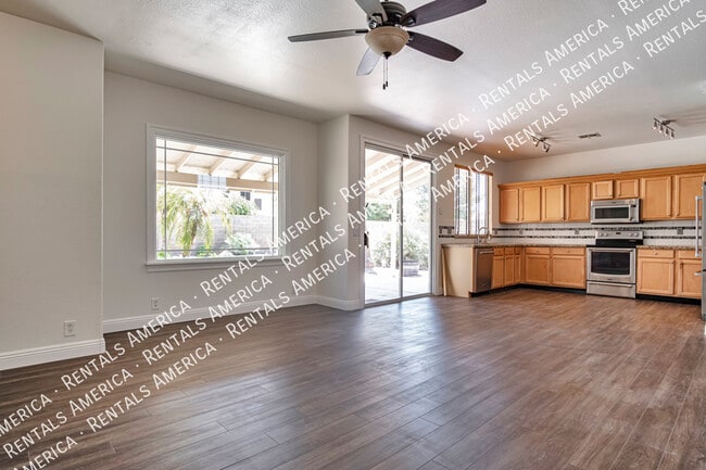 Photo - 343 N Newport St