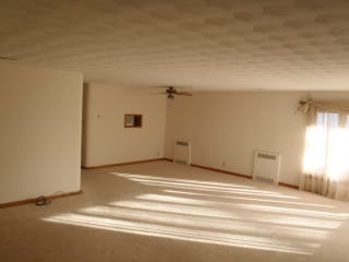Photo - Spacious 3-4 Bedroom Ranch Style House for Rent