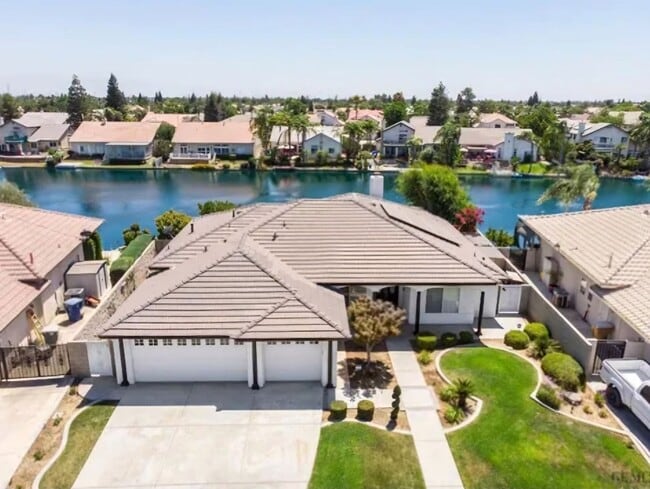 On the Lake Home For Rent - On the Lake Home For Rent