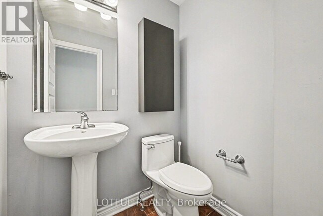 Photo - 2201 Marble Cres