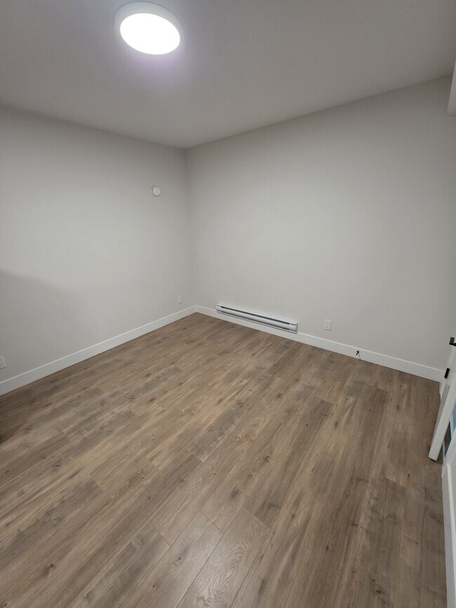 46143 Crestview Dr