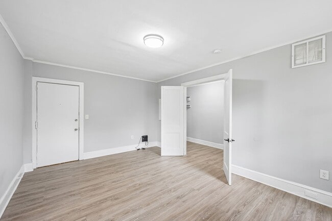 Living Area - Lennox Apartments