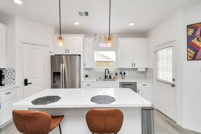 Building Photo - 8406 Parnell St Rental