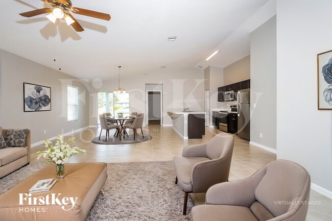 Photo - 511 SW Nadell Ave