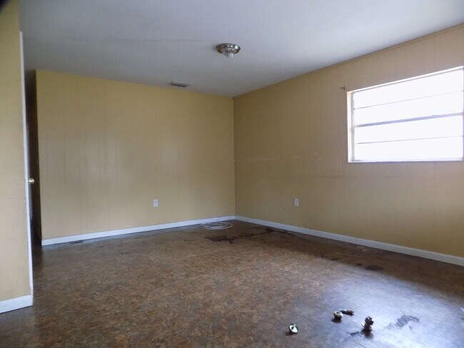 Photo - 3 Bedroom 2 Bathroom House For Rent at 141...