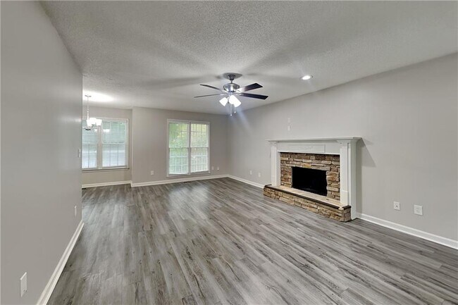 Photo - 360 Warrenton Dr