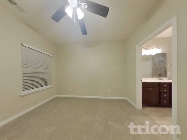 Photo - 502 Hickory Leaf Ct