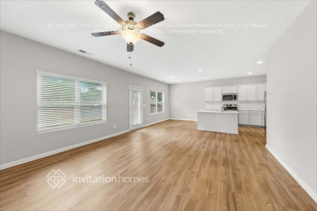Photo - 555 S Fortune Way
