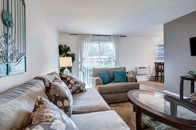 Silver Lake Manor