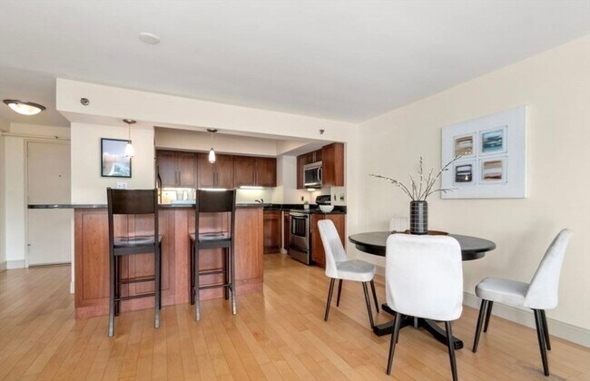 Photo - 1600 Beacon St Unit 808