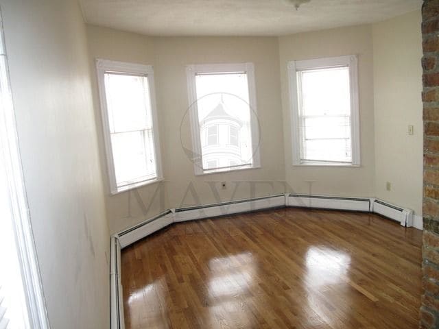 Photo - 66 Morton Ave Unidad 3