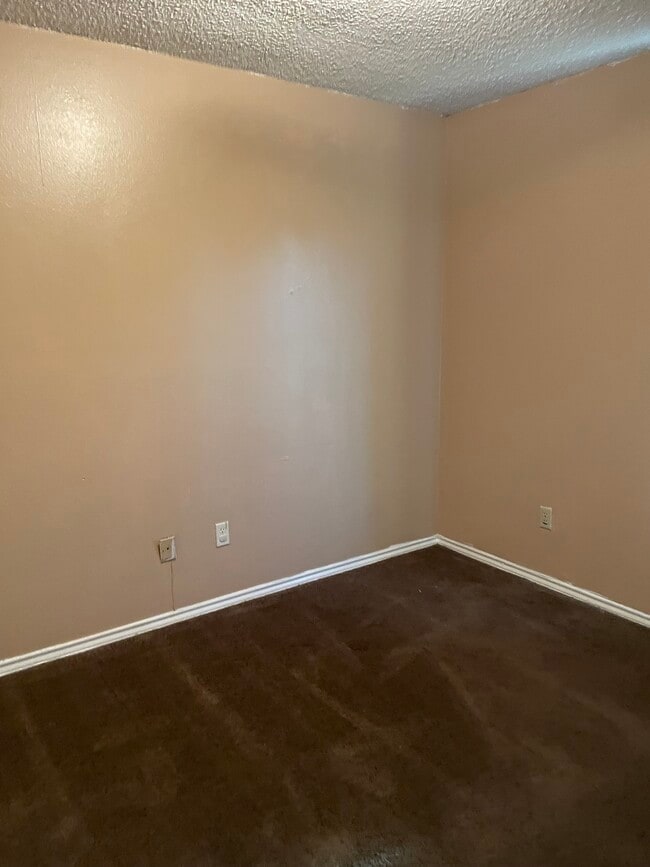 Photo - 1408 Bluffview Dr