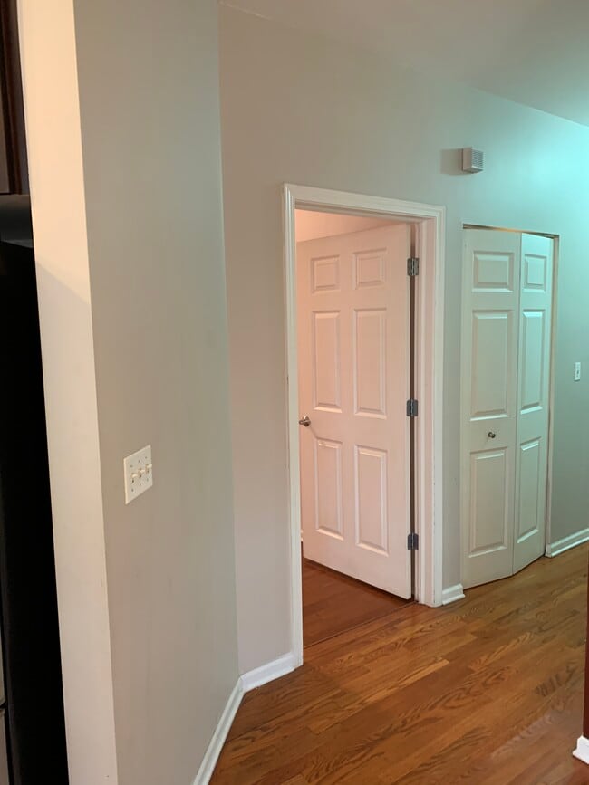 Building Photo - 1451 S Halsted St Unit 1B