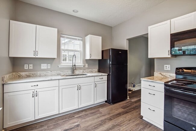 1117 Aaron Dr