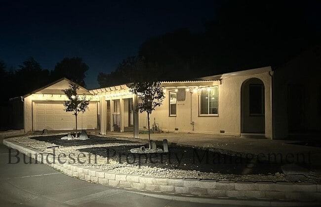 Photo - 409 N Washington St