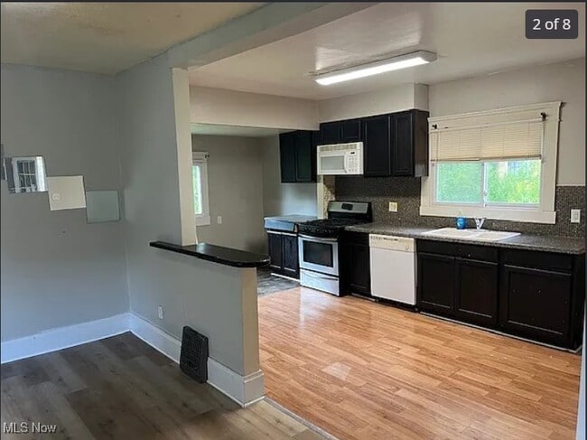 Photo - 844 Sumner St