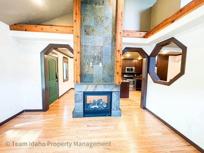 Photo - 1374 Bristol Rd