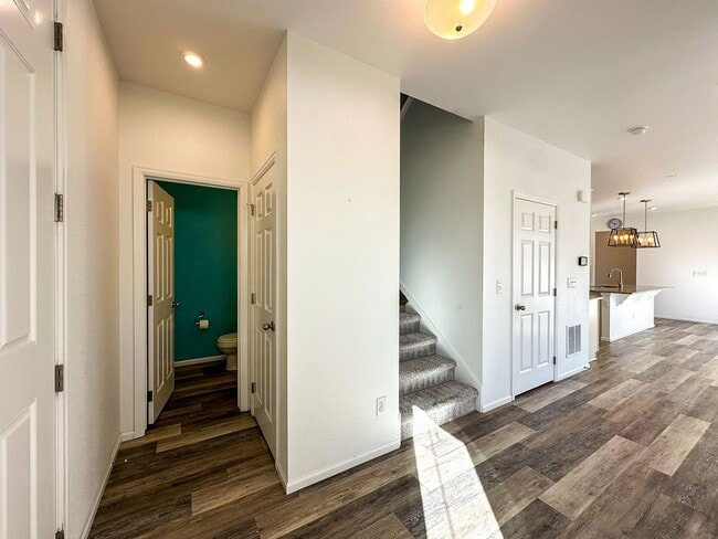Photo - CORNER 3bd 2.5ba paired home in Trails Edge!