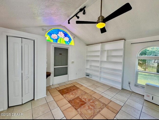 Photo - 1104 Jacaranda Ave