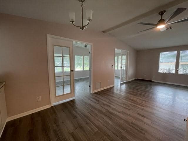 1211 Panama Pl