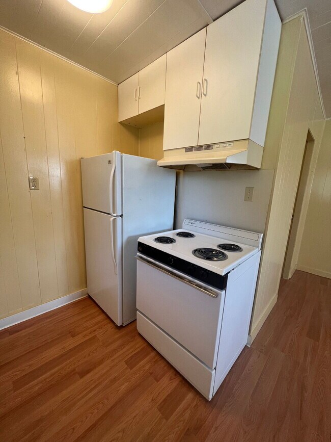 "Charming 1-Bedroom Retreat in Forsyth - Perfect for Cozy Living!"