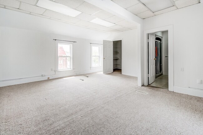 Photo - 190 Victoria St N