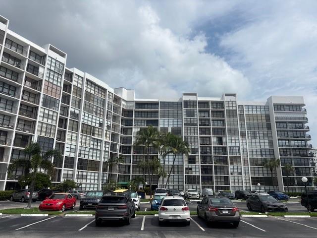 Building Photo - 800 Parkview Dr Unit 714 Rental