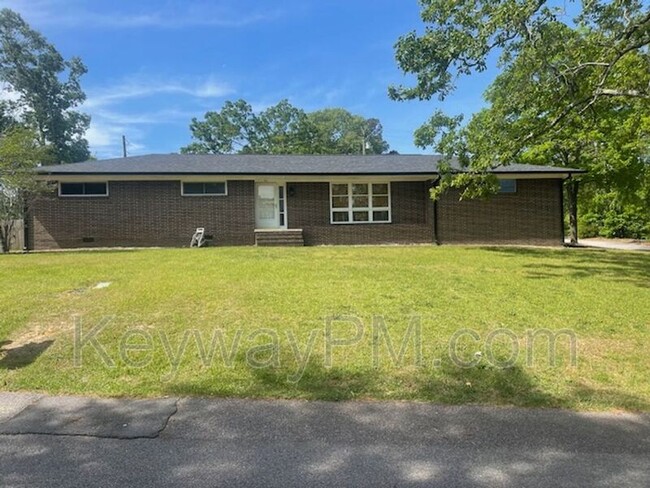 Photo - 39 Vanderbilt Dr House