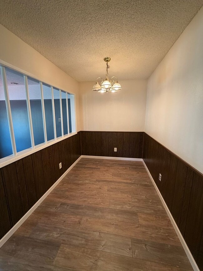 Photo - 2.2. miles to Sky Lakes Medical Center and Oregon Institute of Technology, 2bdrm 1 bath duplex