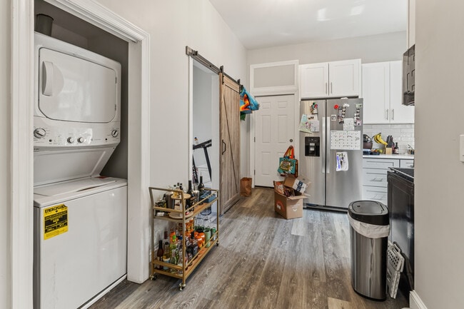 Photo - 1345 N Maplewood Ave