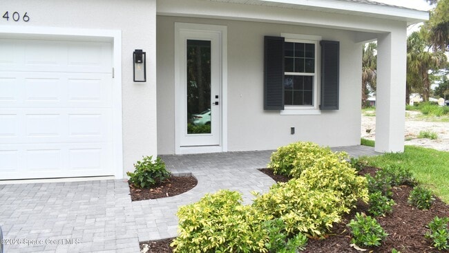 Photo - 406 Grove Ln