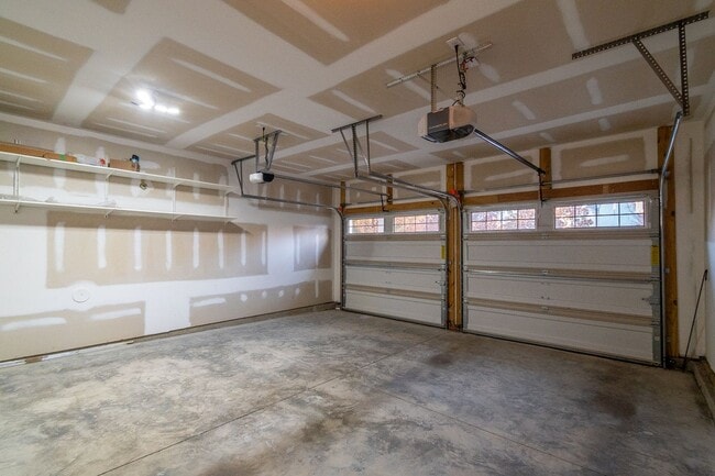 Photo - Spacious 4 Bedroom, 3.5 Bath Home for Rent in Pineville!