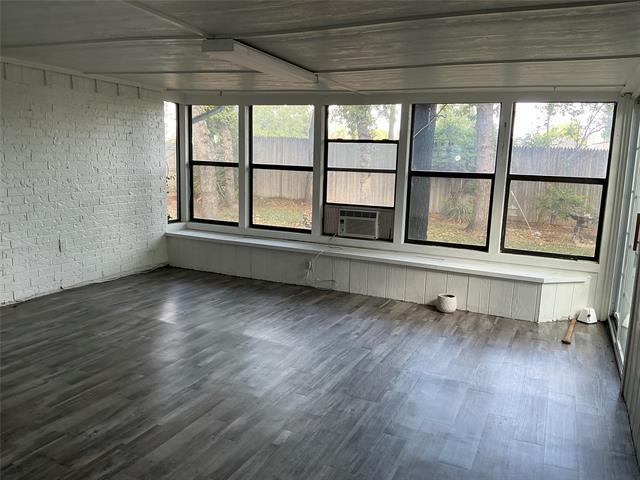 Photo - 4715 Lester Dr