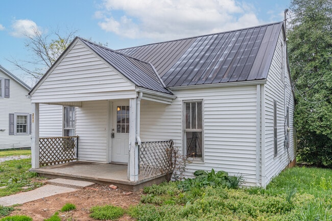 Photo - 201 Eastview Dr