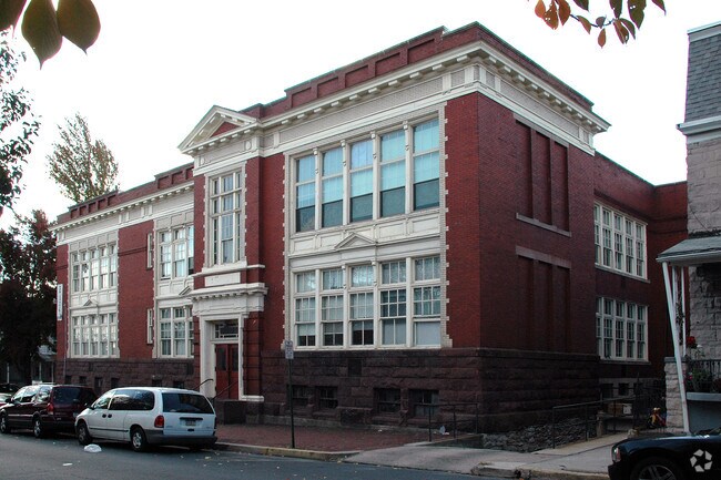 Grammary Court Apartments - Grammary Court Apartments