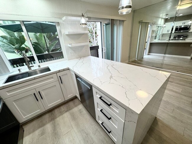 Photo - 7958 Mission Center Ct Unidad K