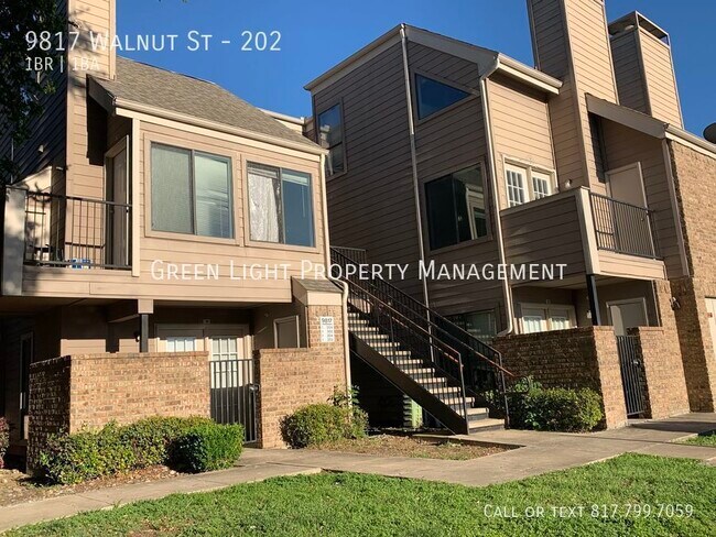Building Photo - 9817 Walnut St Unit 202 Rental