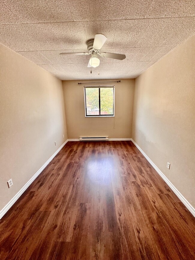 Photo - 360 Tecumseh Rd W Unit 203