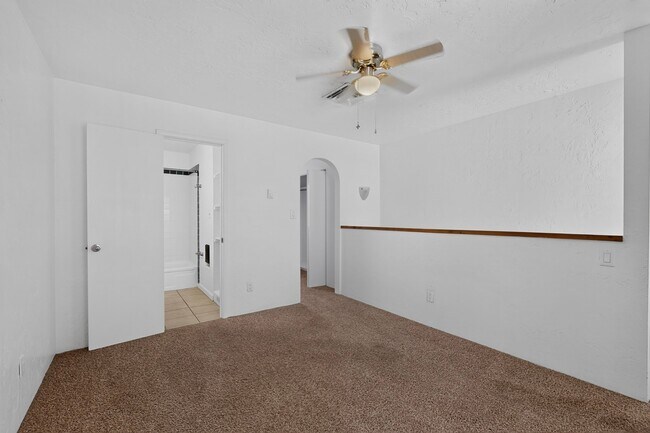 Photo - Cloverleaf Apartments
