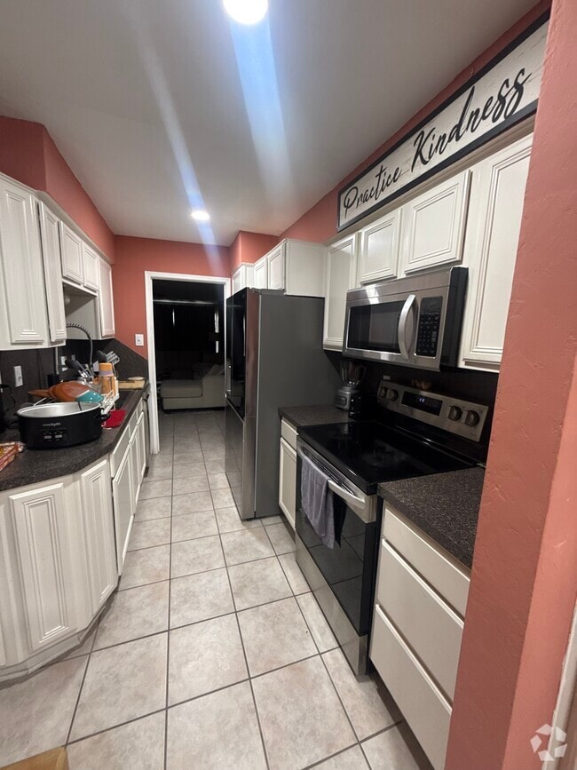 Building Photo - 5800 Lumberdale Rd Rental