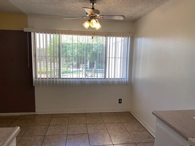 Photo - 3204 N Michael Way Unidad #2