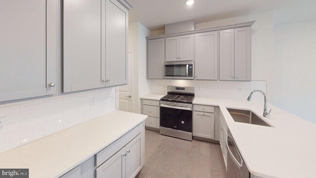 Photo - 714 Parker Blvd