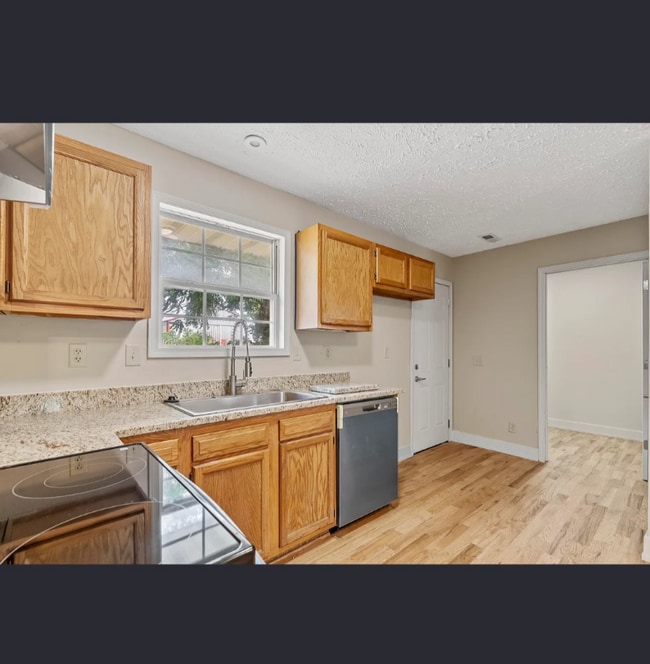 Photo - 1623 W Hovey St