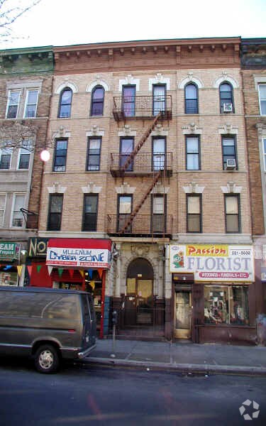 860 Nostrand Ave