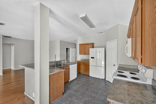 Photo - 1325 Periwinkle Dr