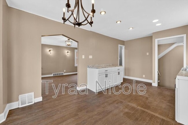 Photo - 19750 Mark Twain St