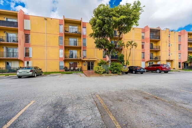 Photo - 4707 NW 7th St Unidad 110