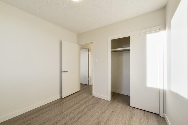 Photo - Imperial Tower