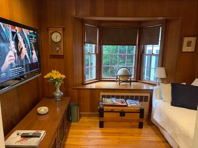 Photo - 52 Kenilworth Rd